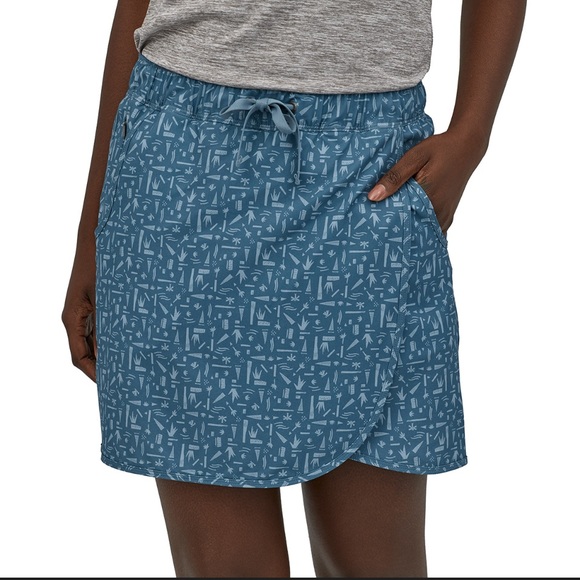Patagonia Pants - Patagonia Fleetwith Patterned Skort in swamp stamp pigeon blue M
